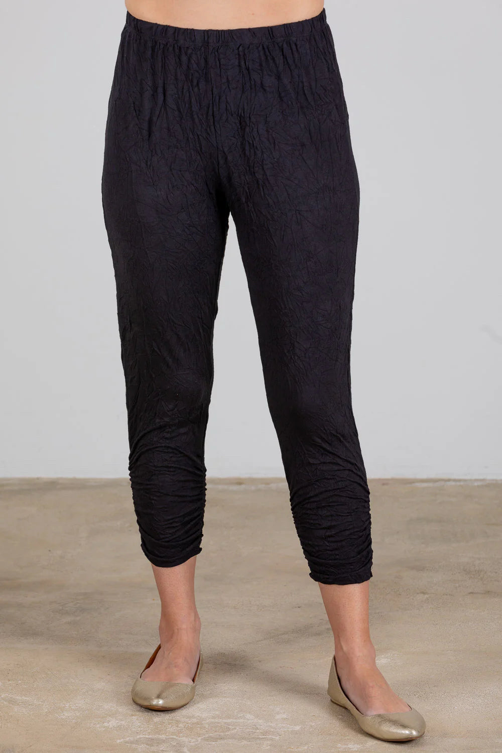 NWT CHALET CRINKLE BLACK PULL ON LAGENLOOK PANTS SIZE MEDIUM