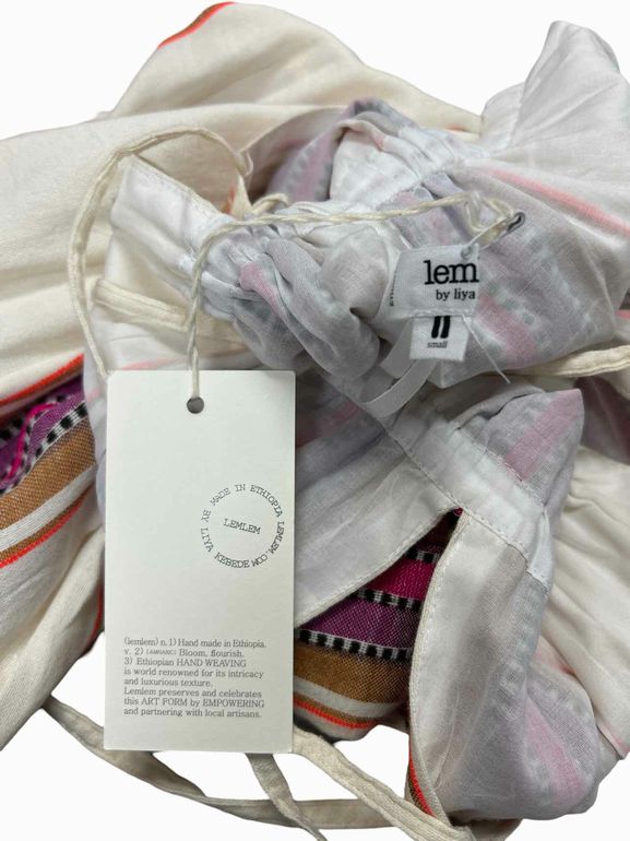 LEMLEM NEW LELISA V-NECK HANDMADE IN ETHIOPIA STYLE RW24180 SIZE: S