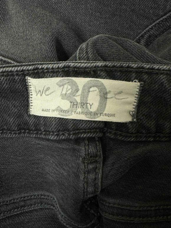 FREE PEOPLE WE THE FREE STRAIGHT LEG DISTRESSED BUTTON FLY BLACK DENIM SIZE 30