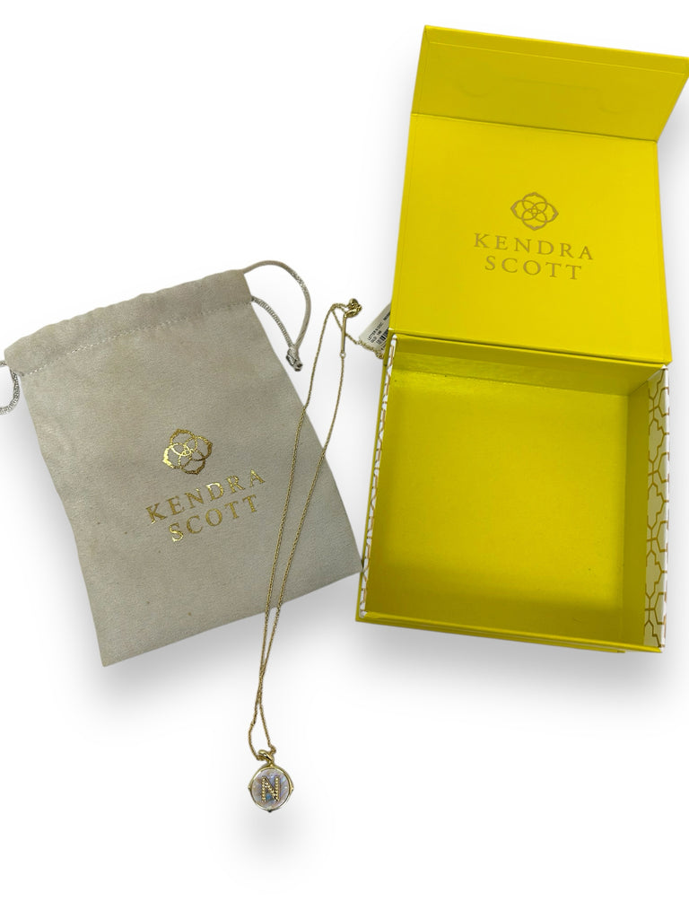 KENDRA SCOTT LETTER N GOLD DISC REVERSIBLE PENDENT NECKLACE IN IRIDESCENT