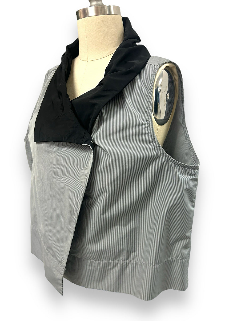SUN KIM RAPHAEL JACQUARD VEST TOPPER GRAY PINSTRIPE SIZE SMALL