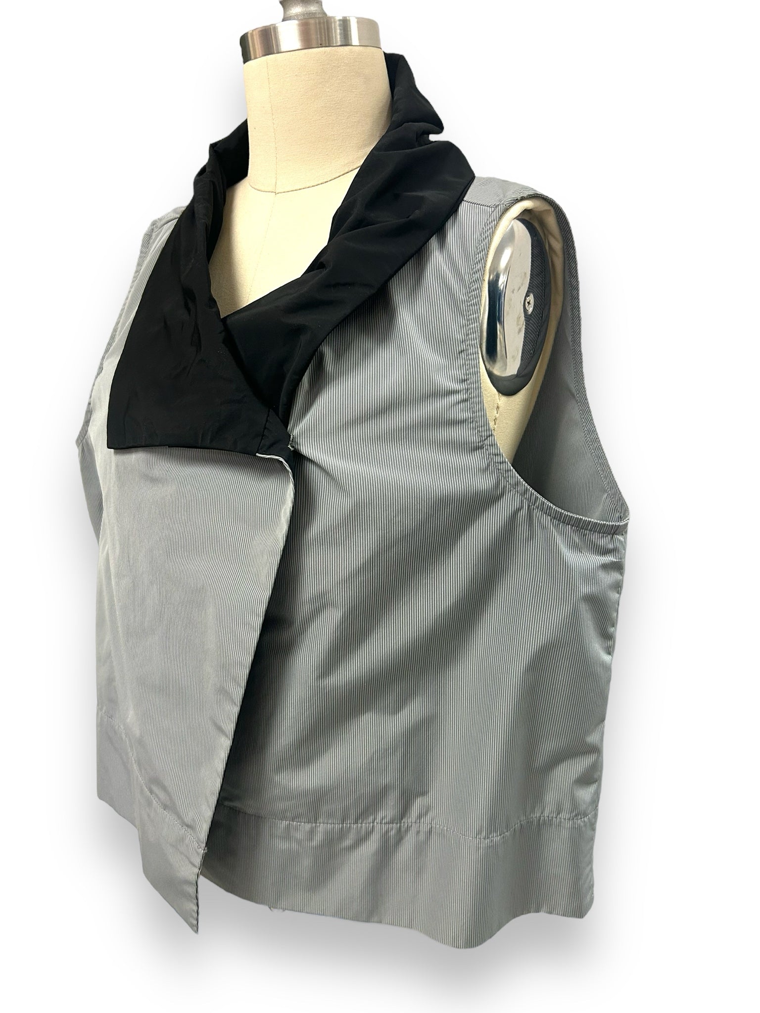 SUN KIM RAPHAEL JACQUARD VEST TOPPER GRAY PINSTRIPE SIZE SMALL