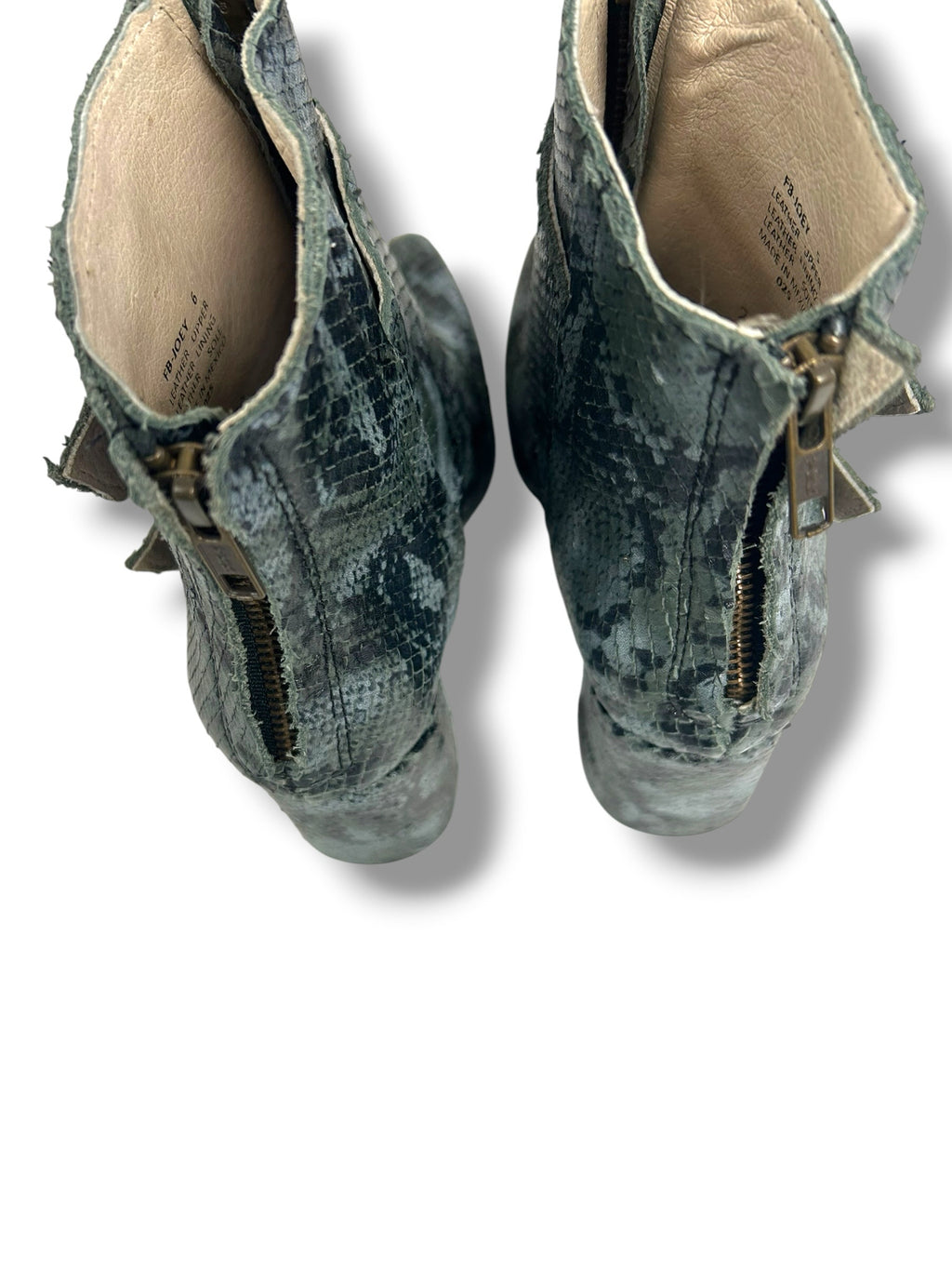 FREEBIRD BLUE SNAKESKIN JOEY HEEL BOOTS SIZE 6