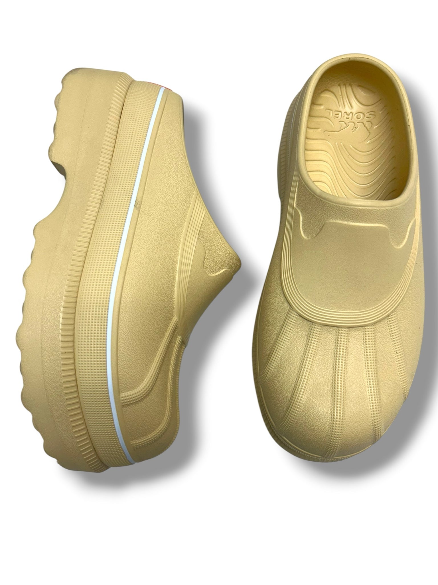 SOREL CARIBOU CREAM PLATFORM SLIP ON CLOGS SIZE 9