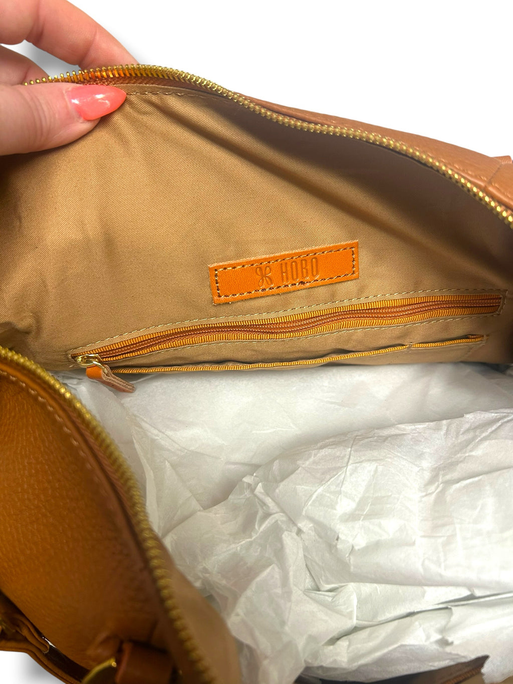 HOBO PEBBLE LEATHER HARLEY SATCHEL WARM HONEY