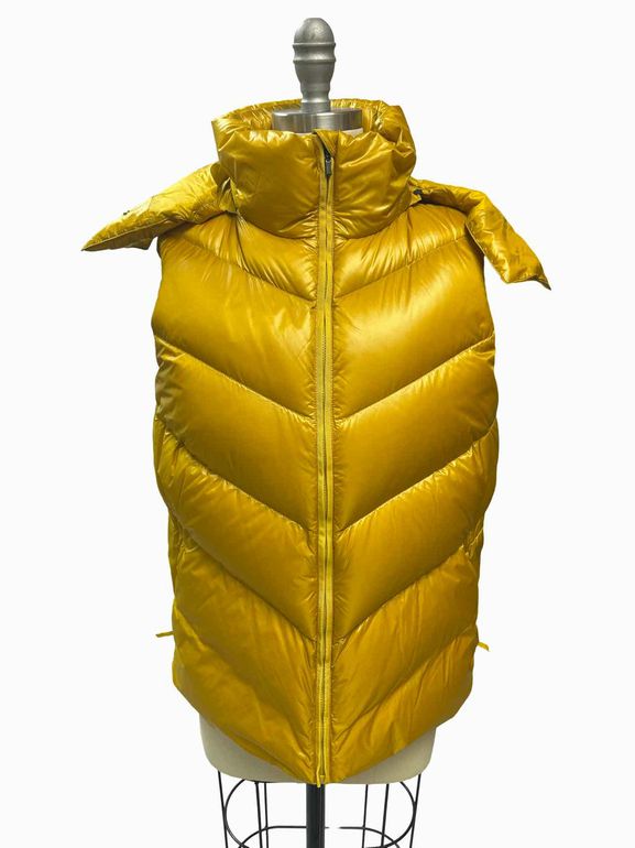 ATHLETA LOFTY DOWN VEST IN EARTHEN OCHRE SIZE: M