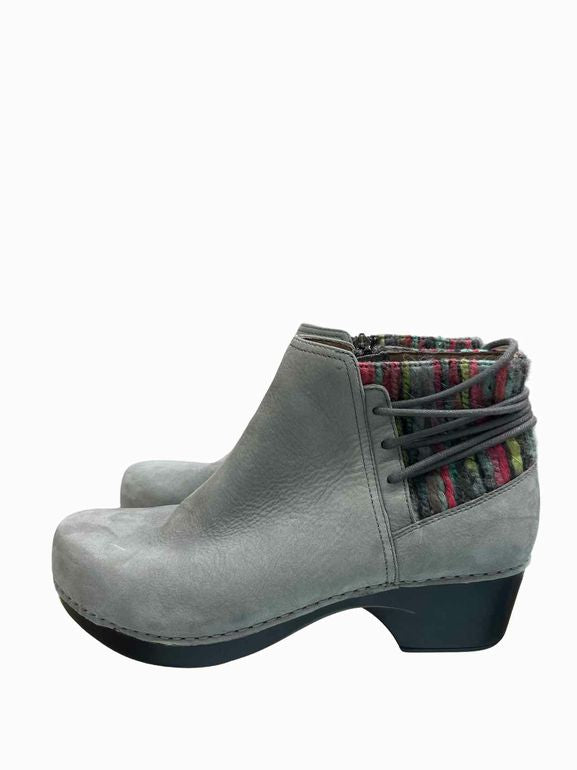 DANSKO TAMI NUBUCK MIXED MEDIA BOOTIE SIZE: 40