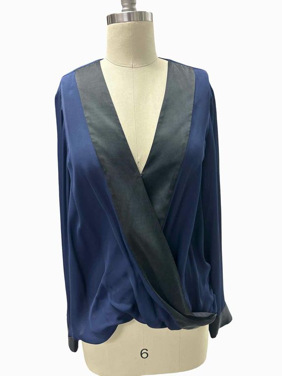 L'AGENCE KAYLA DRAPED SILK BLOUSE SIZE: M