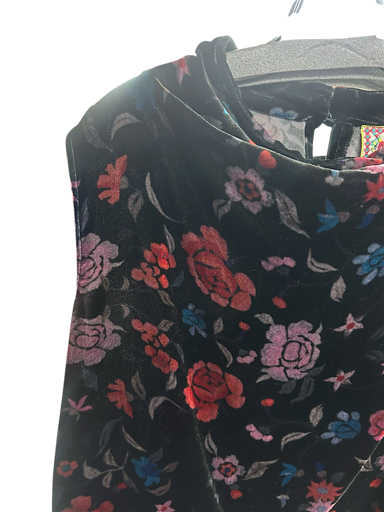 JOHNNY WAS BLACK FLORAL SILK BLEND VELVET SLEEVELESS TANK SIZE MEDIUM