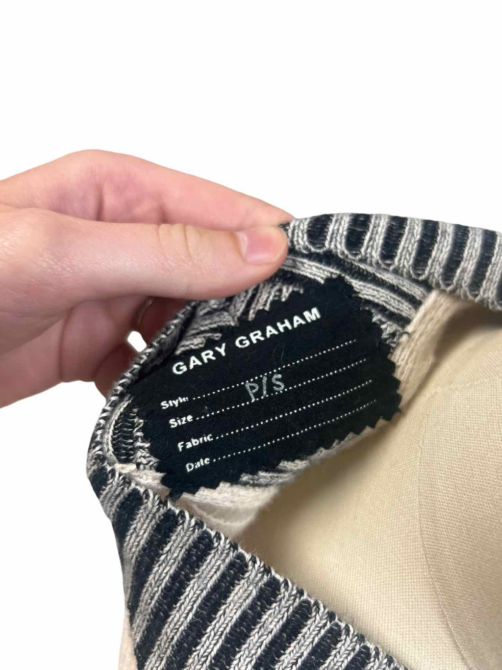 GARY GRAHAM LIGHT KNIT SWEATER VEST SIZE S