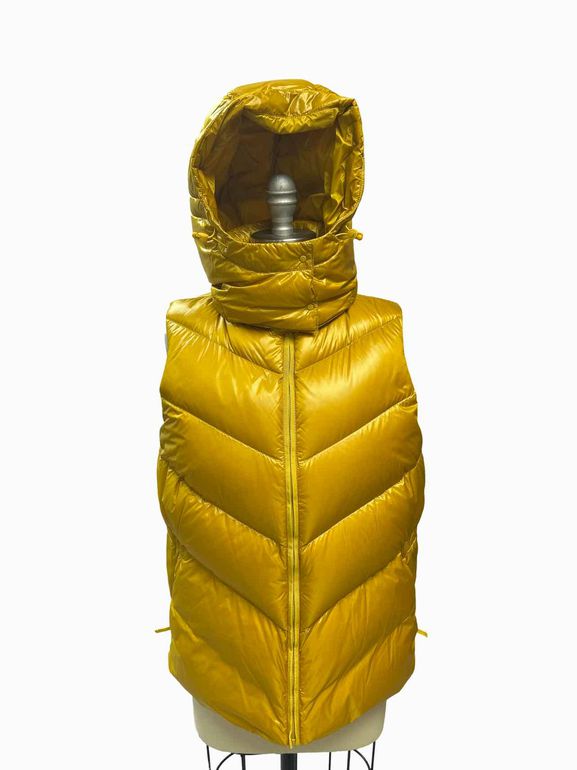 ATHLETA LOFTY DOWN VEST IN EARTHEN OCHRE SIZE: M