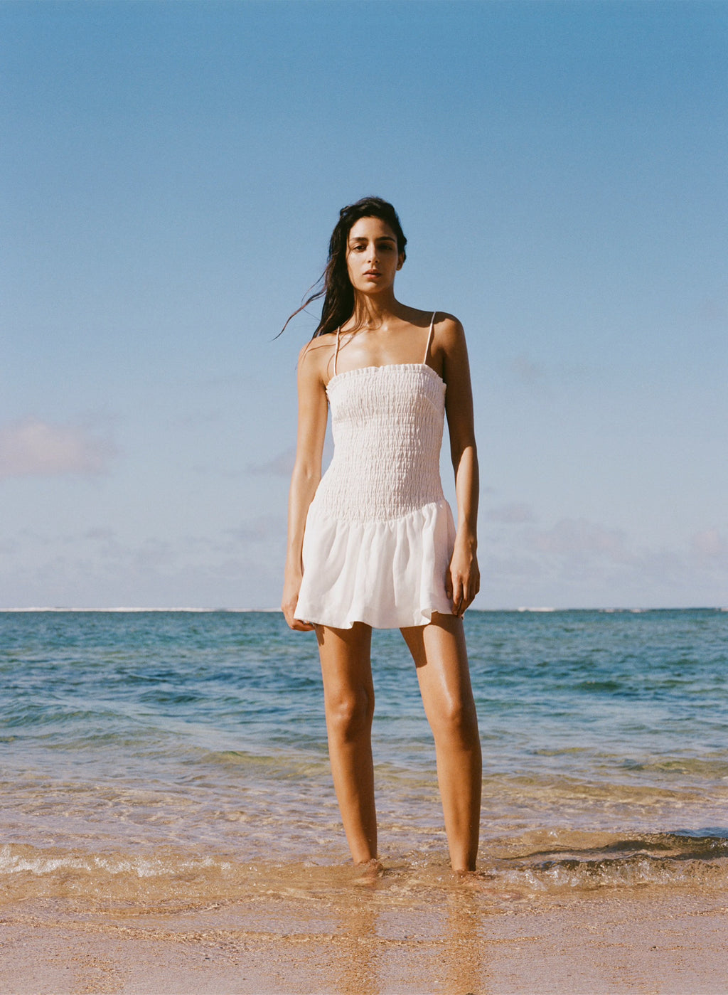 ARITZIA WILFRED CORINNE SMOCKED WHITE STRAPPY LINEN MINI DRESS SIZE SMALL