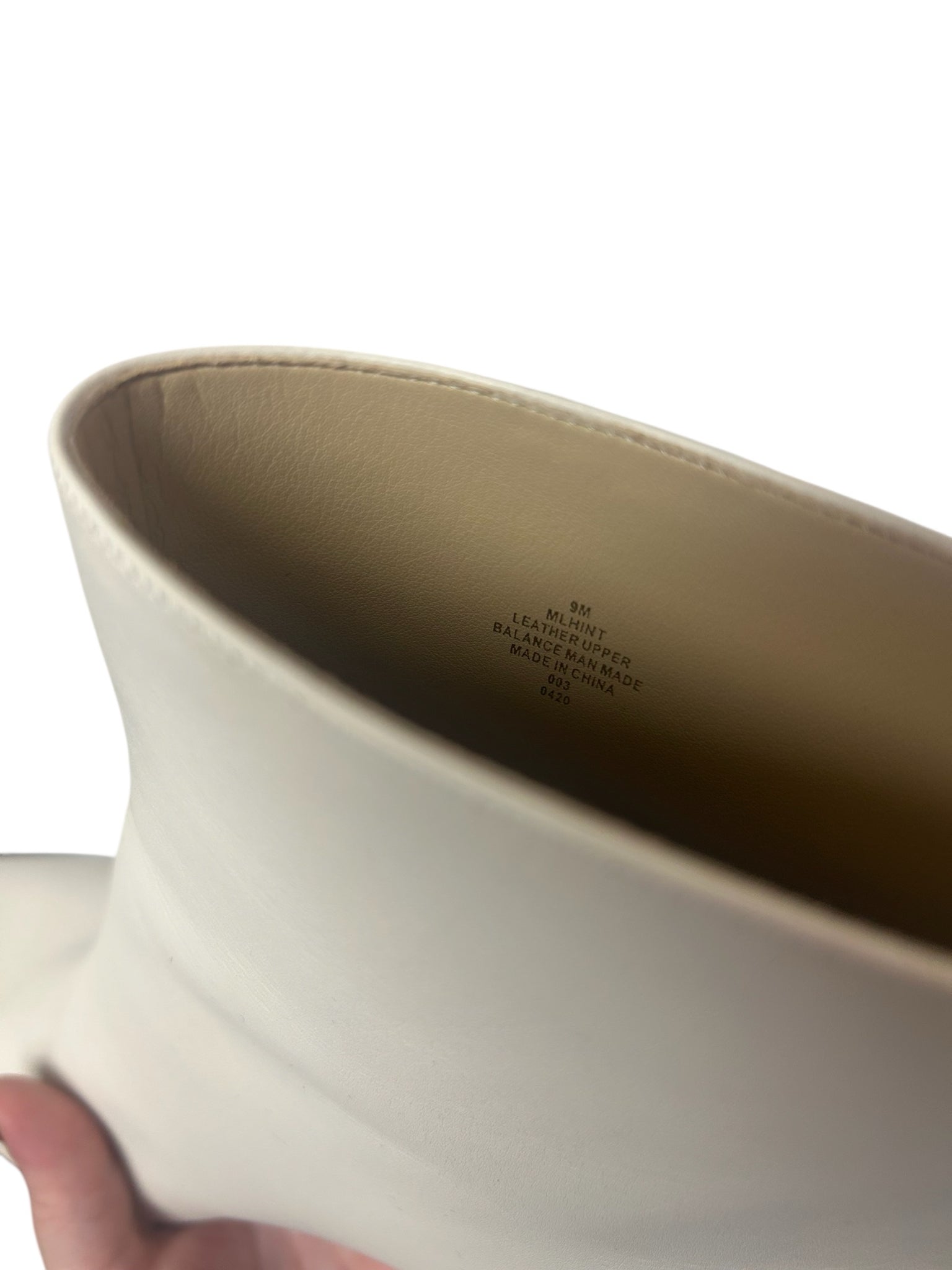 MARC FISHER SNAKE HEEL POINT CREAM LEATHER TOE BOOTIE SIZE 9
