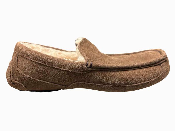 UGG CHESTNUT ASCOT SLIPPER SIZE 9