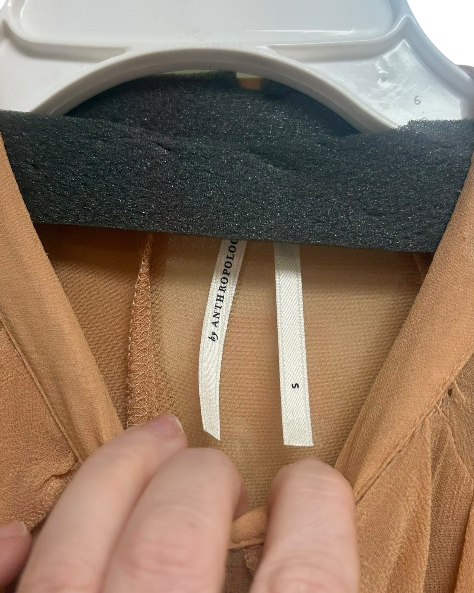 ANTHROPOLOGIE SHEER RUFFLE PEACH LONG SLEEVE BUTTON DOWN BLOUSE SIZE SMALL