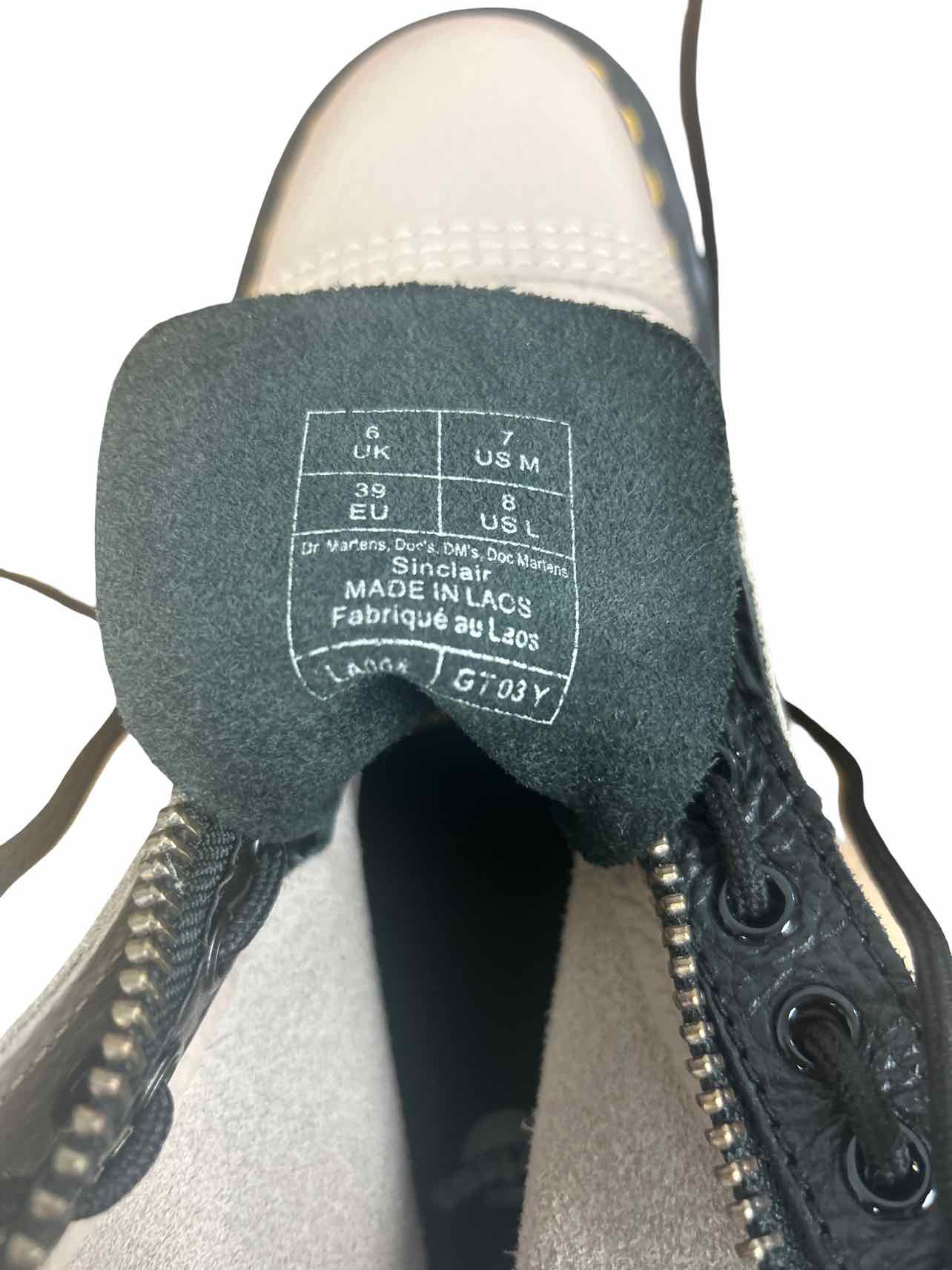 DR MARTENS PLATFORM SINCLAIR BOOTS SIZE: 8