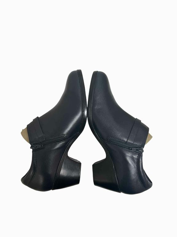 CLARKS CLARKS EMILY 2 ERIN BOOTIES WIDE WIDTH SIZE: 9.5W