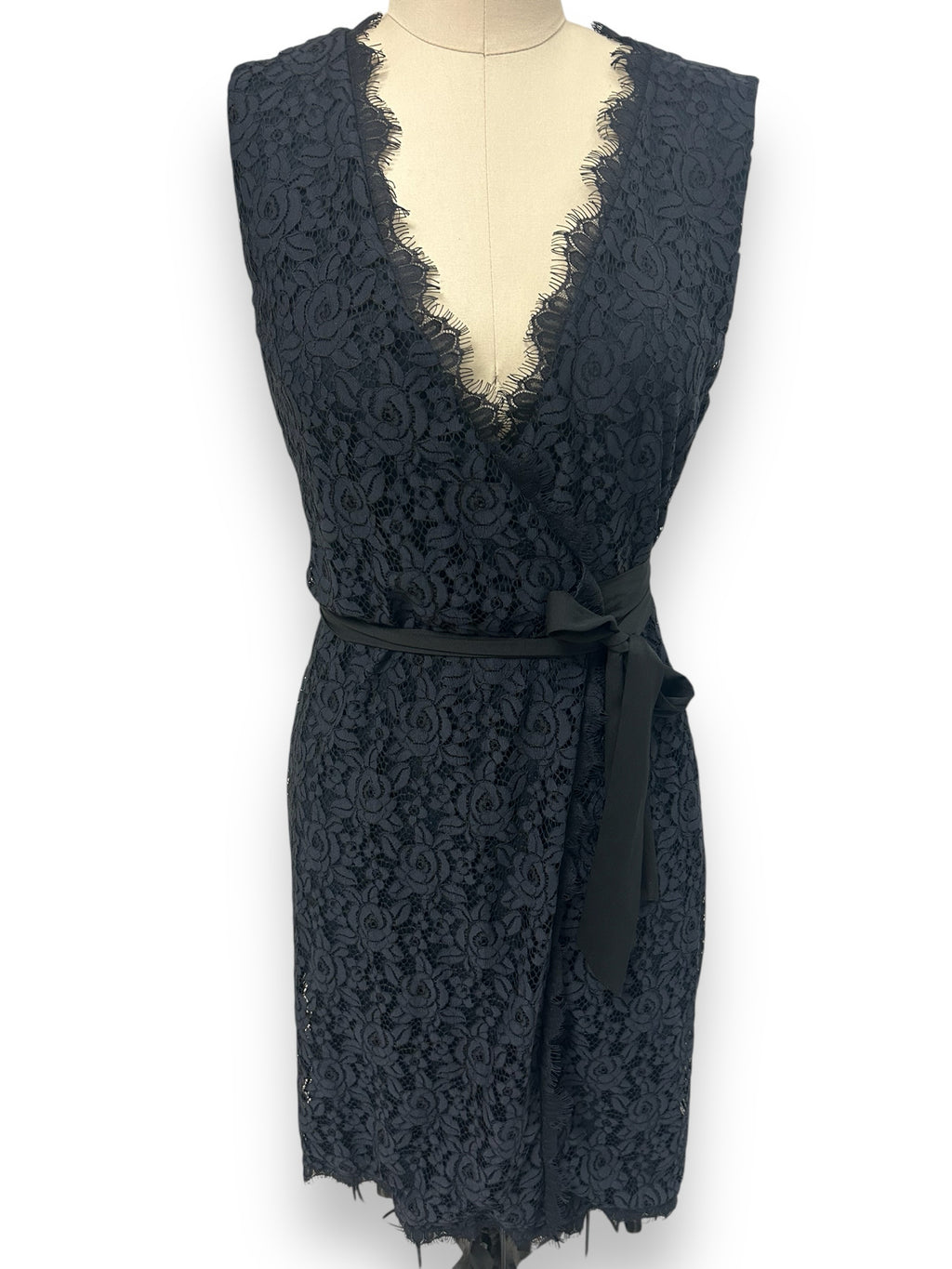 DVF JULIANNA BLACK LACE SLEEVELESS WRAP DRESS SIZE 8