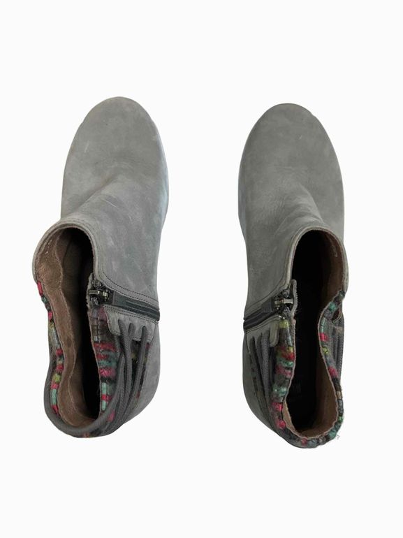 DANSKO TAMI NUBUCK MIXED MEDIA BOOTIE SIZE: 40