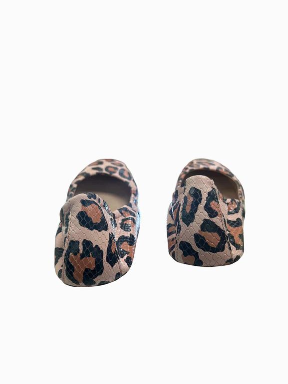 VINCE CAMUTO LEOPARD PRINT BRINDIN LOAFER SIZE: 10