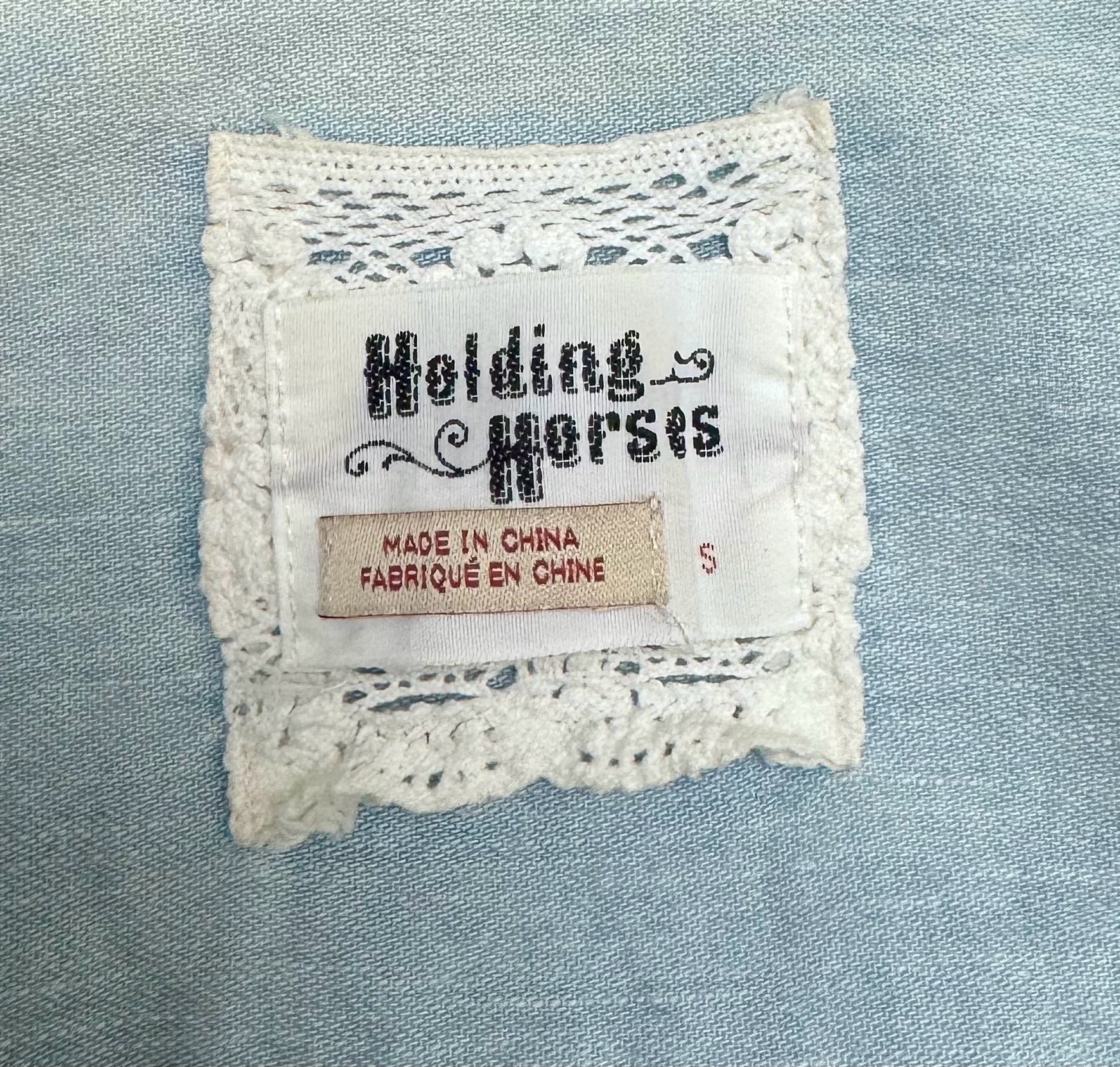 ANTHROPOLOGIE HOLDING HORSES ISLE EMBROIDERE DENIM SHIRT - WEARHOUSE  CONSIGNMENT