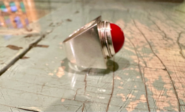 EXEX CLAUDIA AGUDELO STERLING SILVER CORAL CABOCHON WIDE STATEMENT RING 9