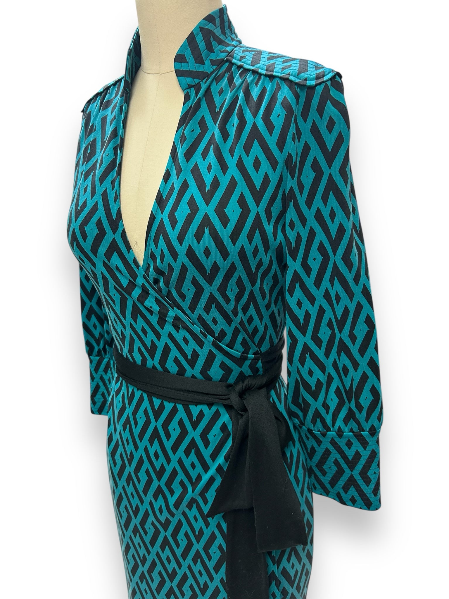 DIANE VON FURSTENBERG VINTAGE TEAL DIAMOND SILK WRAP DRESS SIZE 6