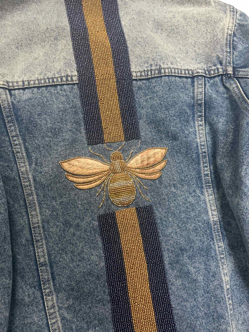 BEADED BEE DESIGN ON BACK DENIM JACKET SIZE: L