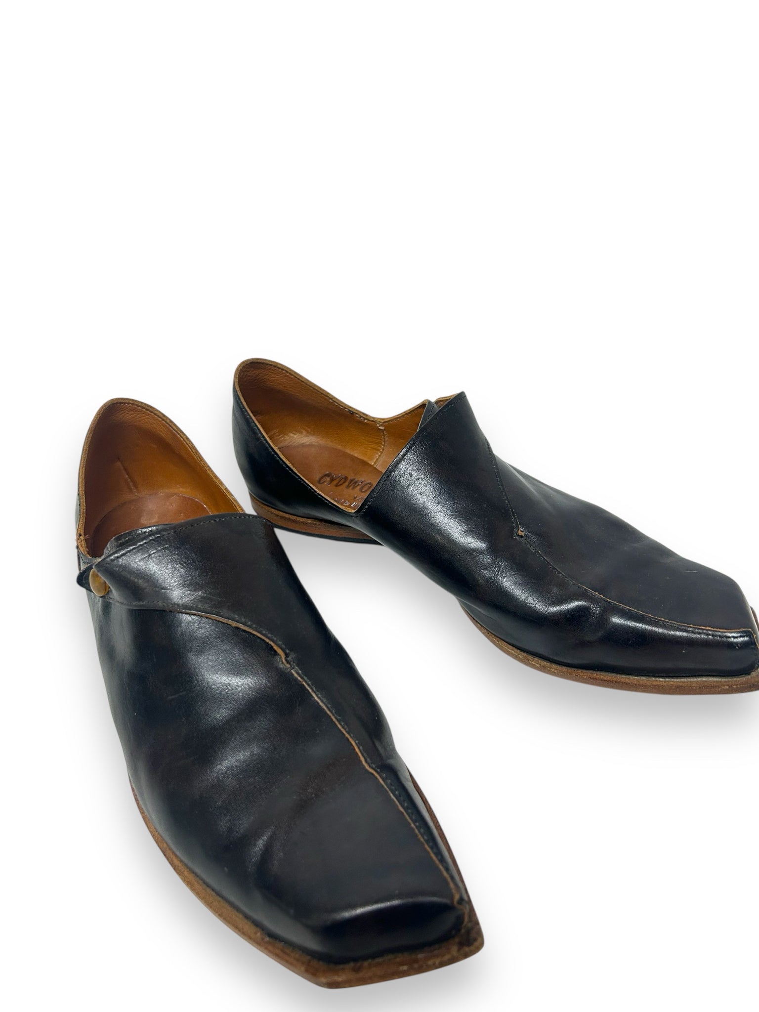 CYDWOQ BLACK LEATHER POINTED TOE LOAFER  FOCAL SHOES