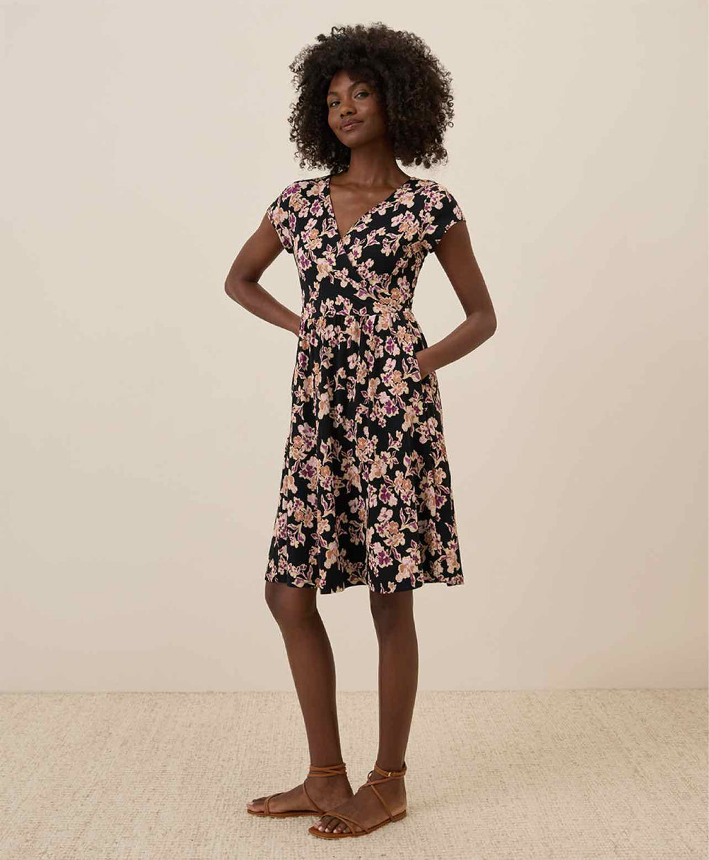 PACT V-NECK FIT & FLARE SS MIDI DRESS SIZE: M
