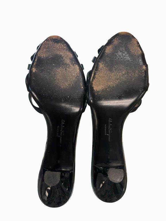 FERRAGAMO STRAPPY PATENT KITTEN HEEL SLIDE SIZE: 9.5