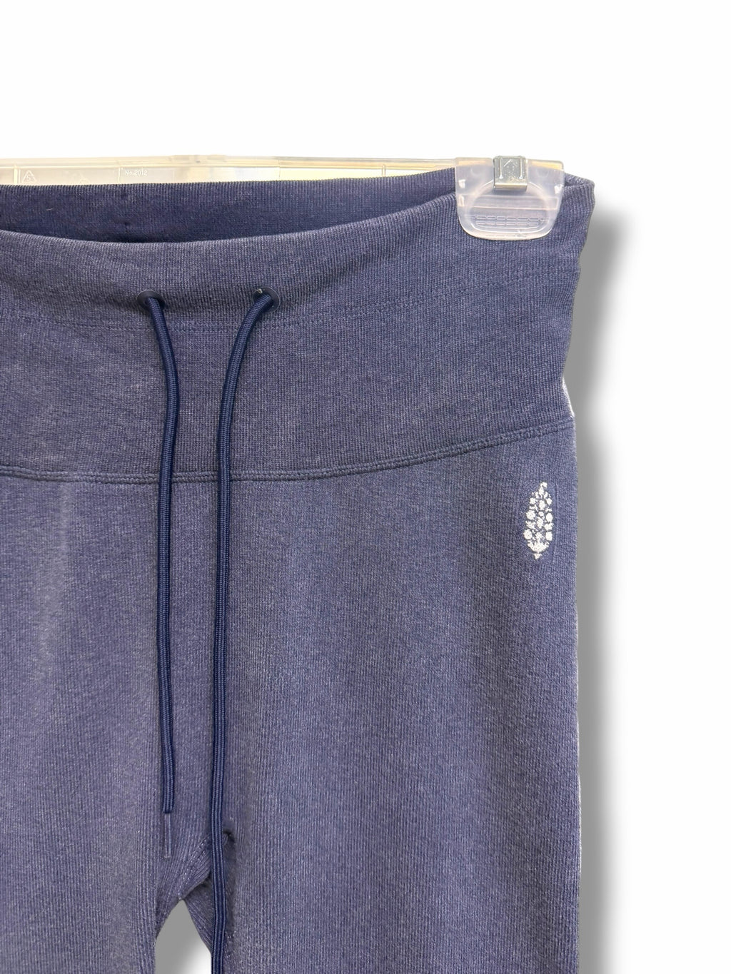 FP MOVEMENT GO TO RIBBED NAVY BLUE LEGGINGS SIZE MEDIUM