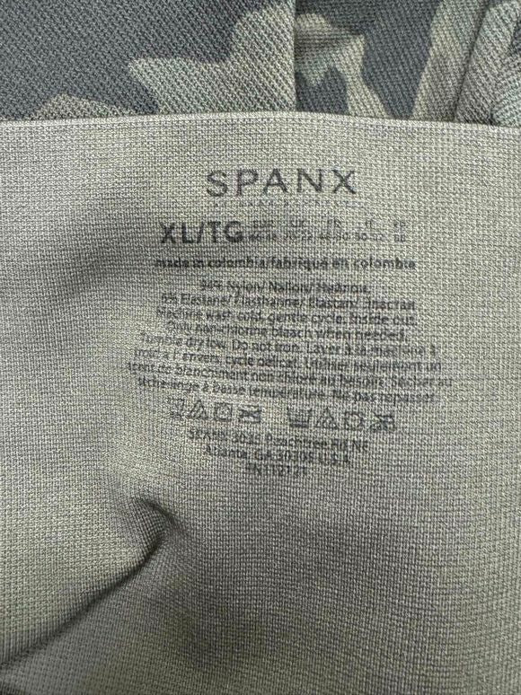 SPANX CAMO LEGGINGS SIZE XL