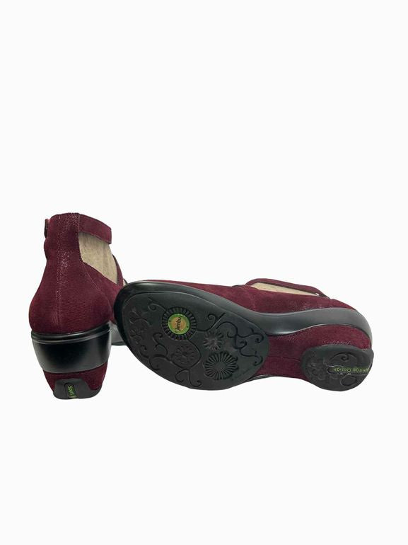 JAMBU NIB PENELOPE WEDGE IN WINE SHIMMER SIZE: 8.5