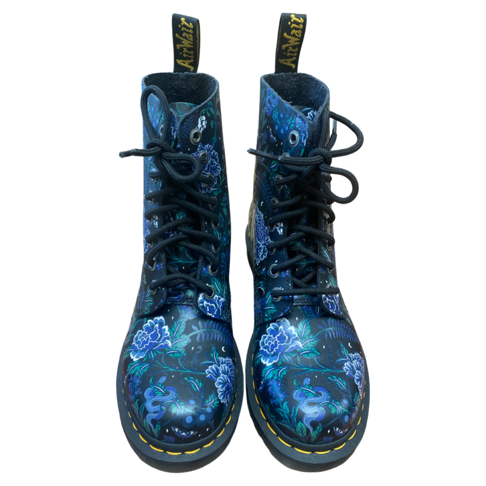 NWOB DR MARTENS PASCAL MYSTIC FLORAL LACE UP BOOT SIZE 38