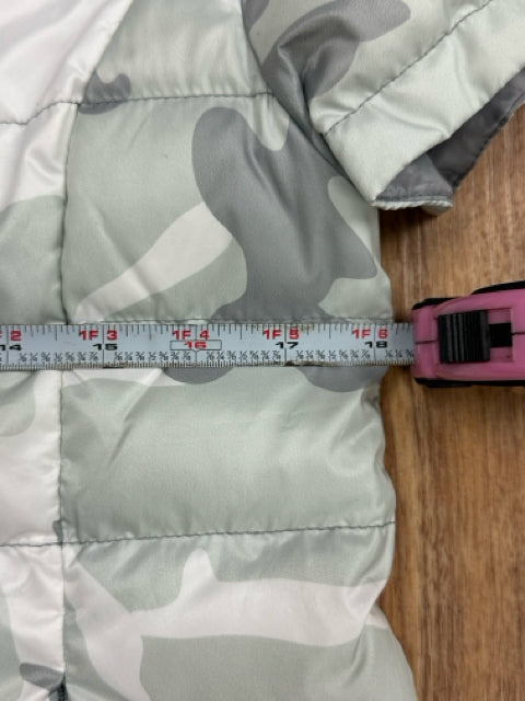 MY ANORAK NOTCH COLLAR SHORT SLEEVE PEWTER CAMO DOWN JACKET MEDIUM