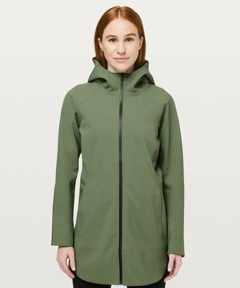 LULULEMON  GLYDE ALONG SOFTSHELL JACKET IN GREEN TWILL SIZE: 12