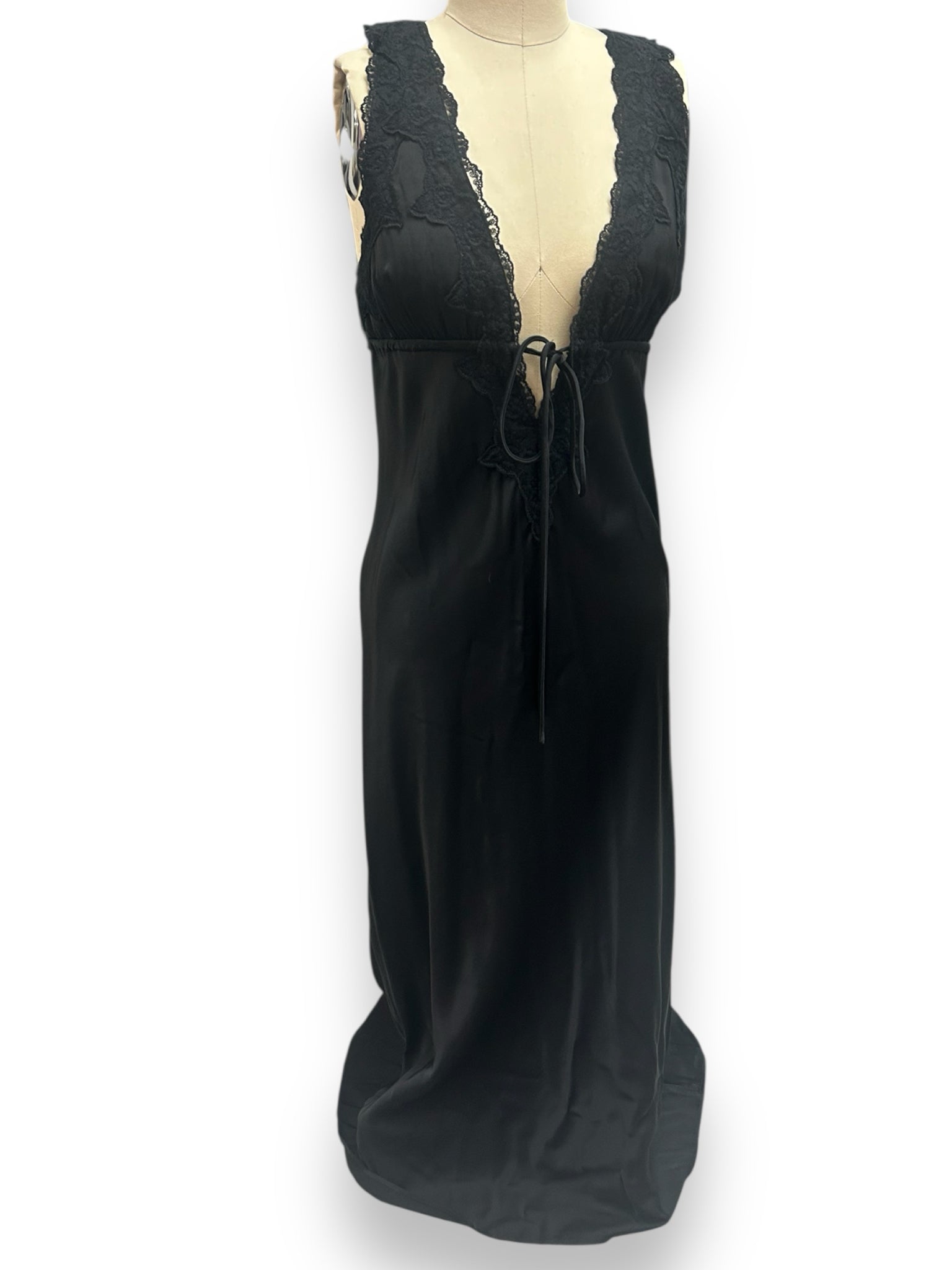 RUMORED VENICE SATIN MAXI DRESS BLACK LACE  MIDI SIZE MEDIUM