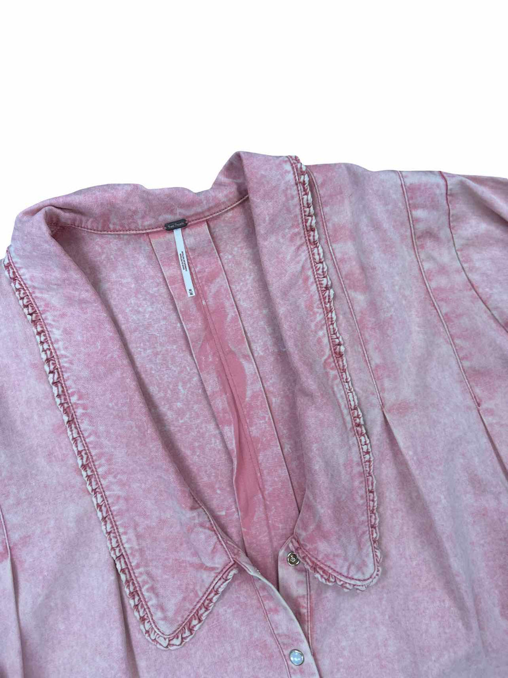 FREE PEOPLE SNAP RUFFLE COLLAR CHARLIE DENIM TOP SIZE: M