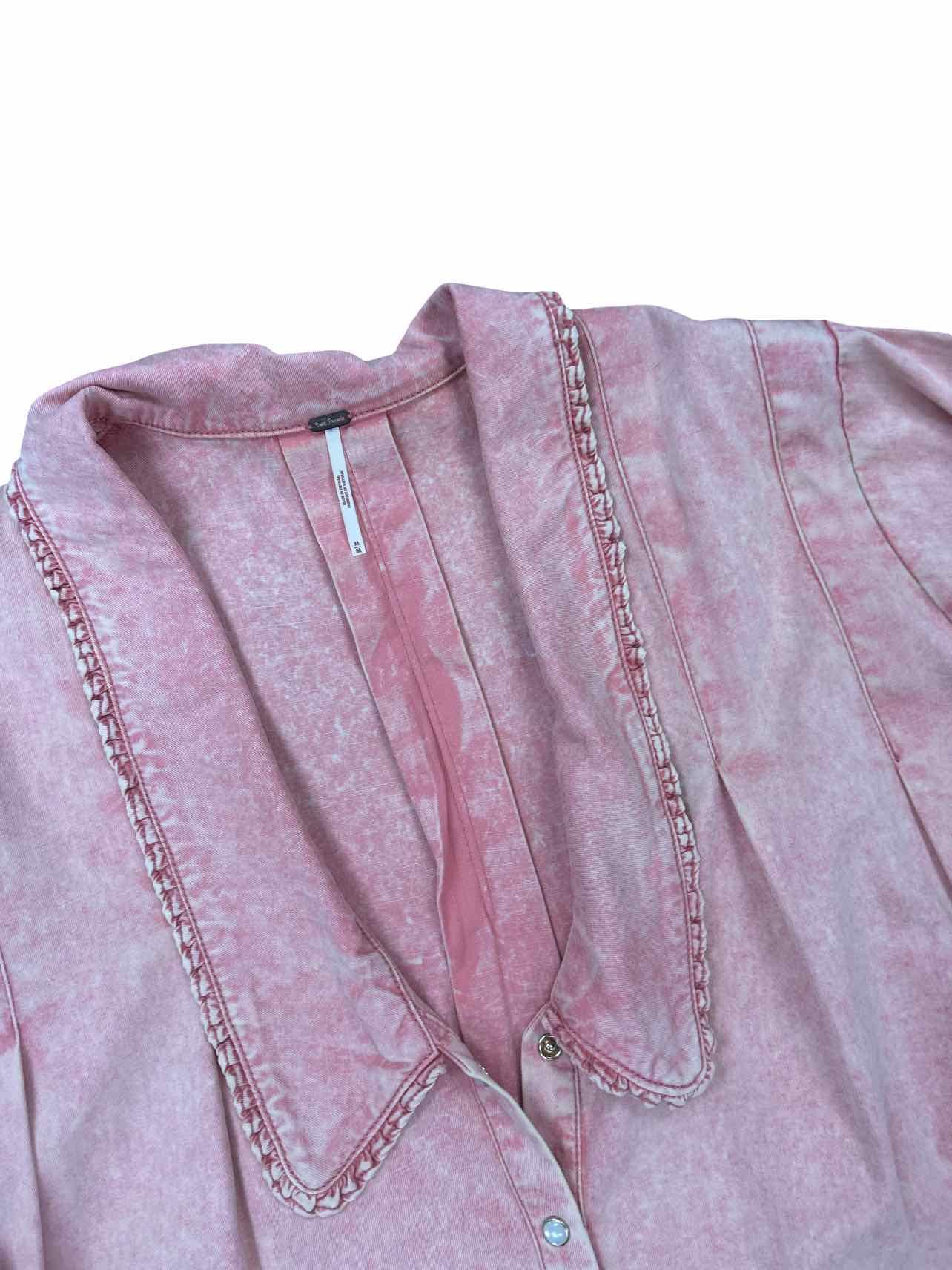 FREE PEOPLE SNAP RUFFLE COLLAR CHARLIE DENIM TOP SIZE: M