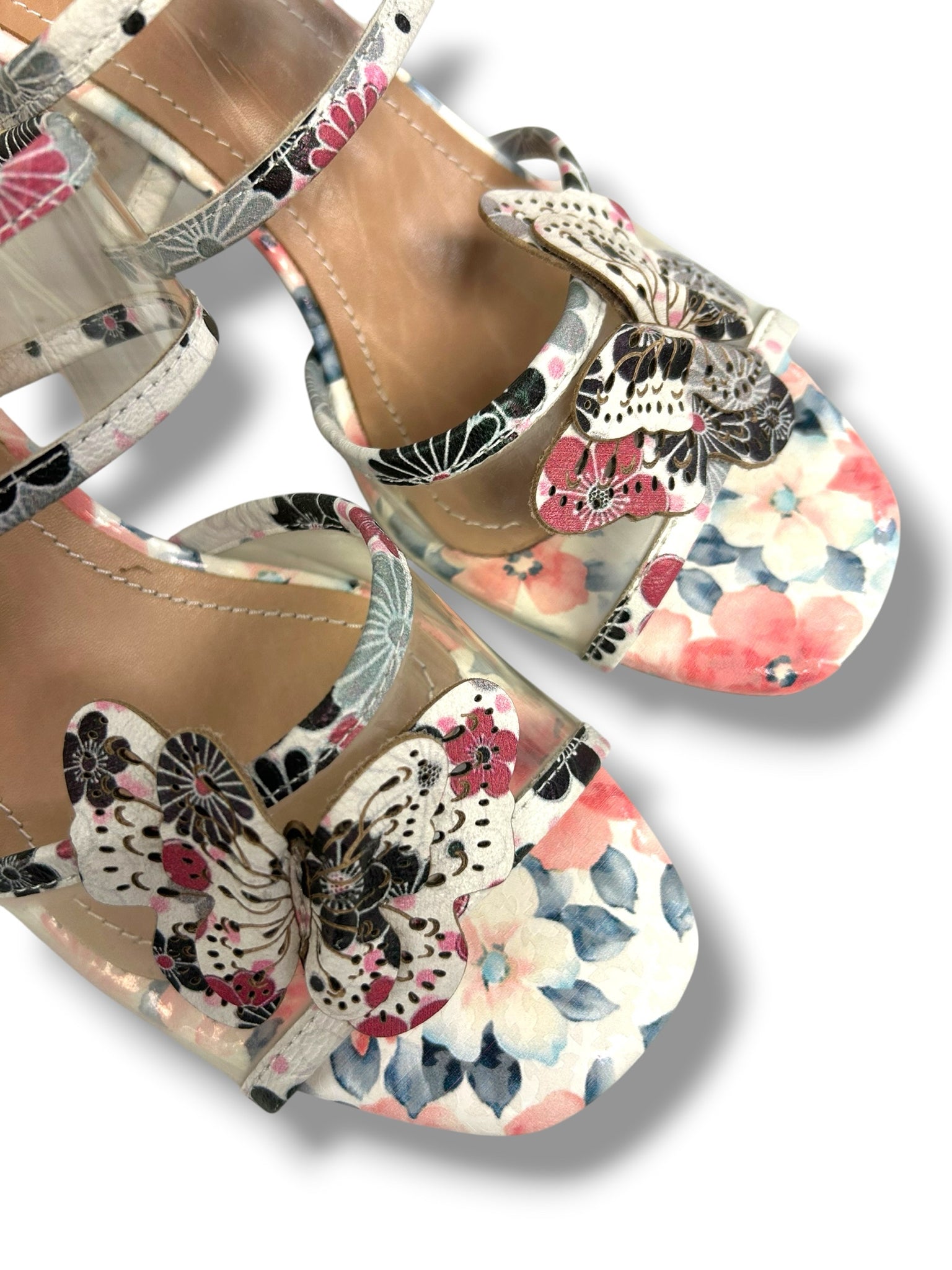 L'ARTISTE ADORED APPLIQUE FLORAL BUTTERFLY HEELED SANDALS SIZE 10
