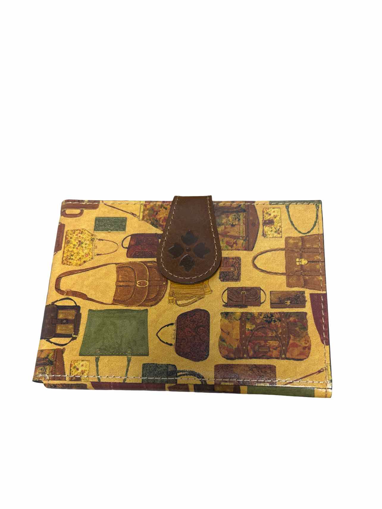 PATRICIA NASH  "PATRICIA'S CLOSET" PRINT PASSPORT/LUGGAGE TAG SET