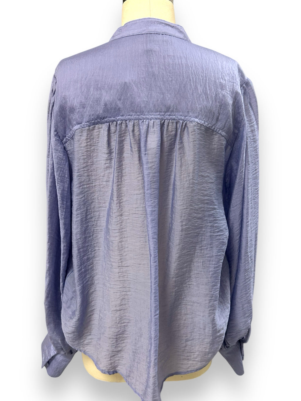 NWT ANTHROPOLOGIE LILAC BALLOON SLEEVE BUTTON UP SIZE MEDIUM