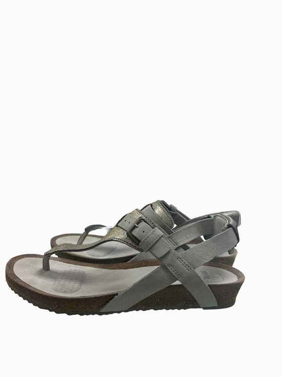 TEVA  MAHONIA 3 POINT SANDAL SIZE: 10