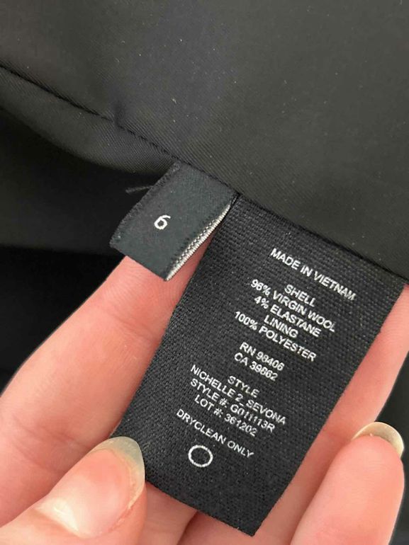 THEORY NICHELLE SEVONA BLAZER SIZE: 6