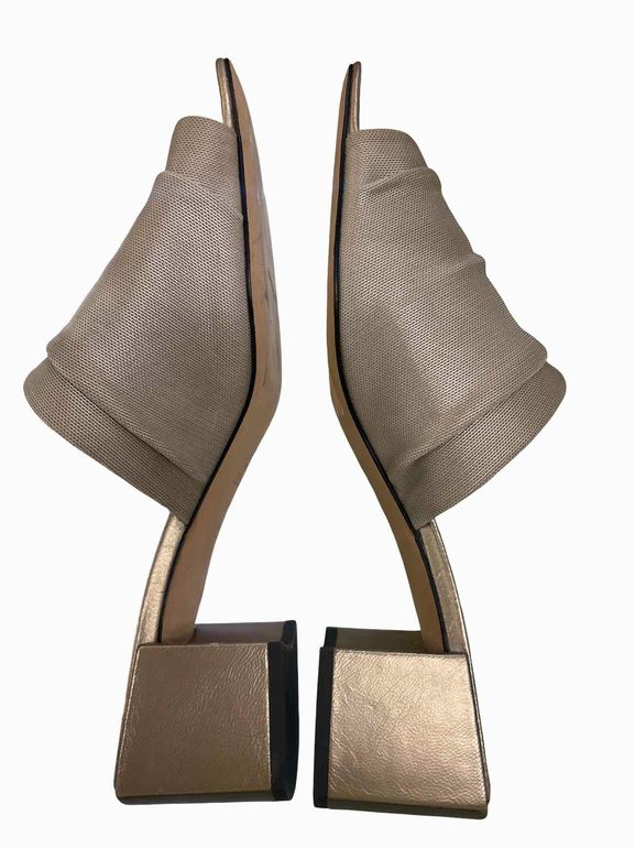 DONALD PLINER BRIT EASY METALLIC GOLD MESH SANDALS SIZE: 11