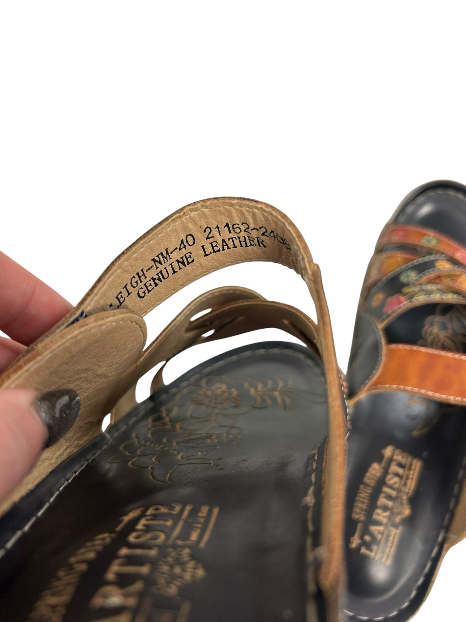 NIB L'ARTISTE SPRING STEP LEIGH FLORAL MULTI STRAPPY SLIDE SANDALS SIZE 40