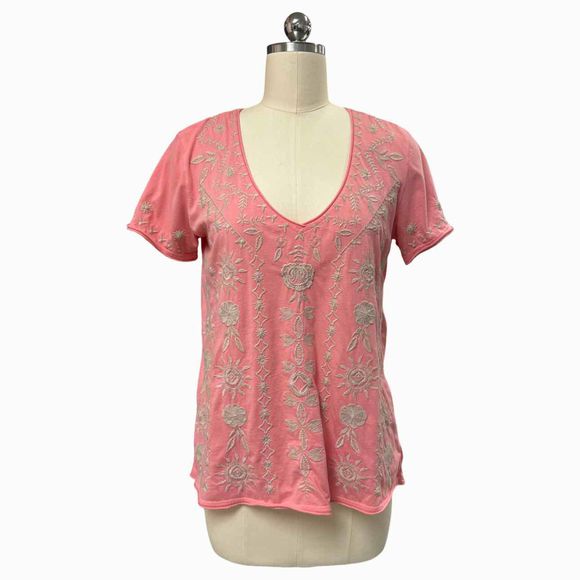 JOHNNY WAS MAKANA EVERYDAY EMBROIDERED LIGHT PINK TEE SIZE S