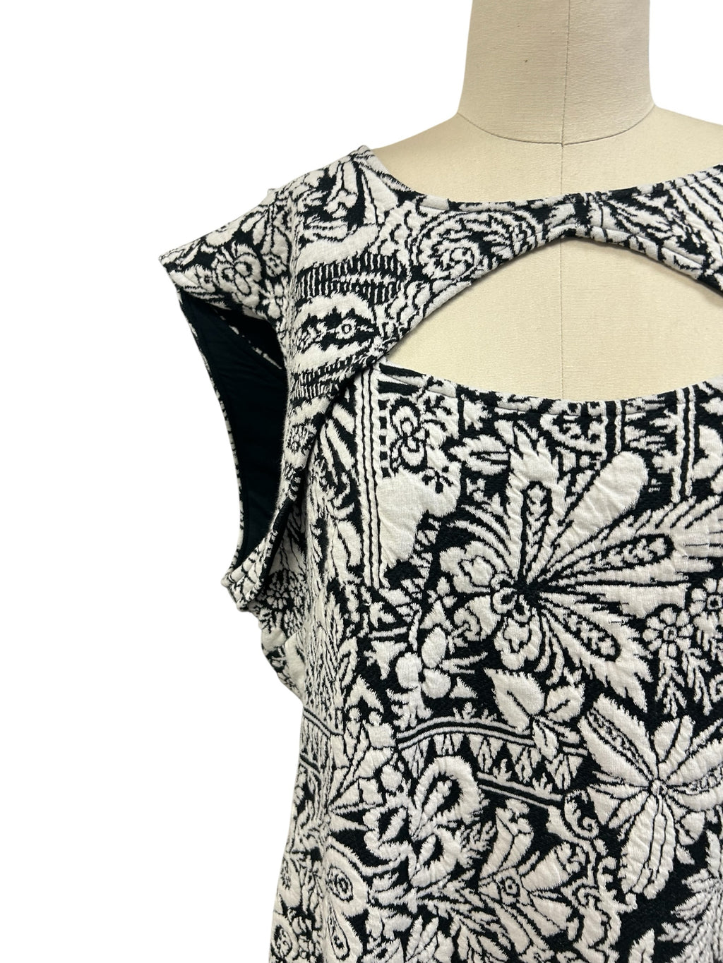 ANTHROPOLOGIE NWT JACQUARD CUT-OUT KNIT DRESSBLACK IVORY SIZE XL