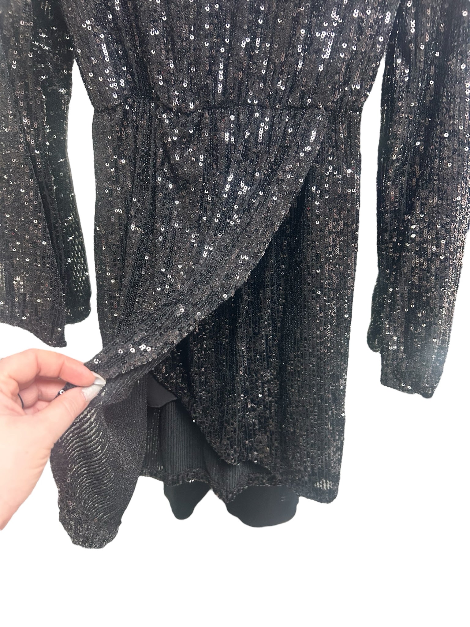 NWT ASTRID  BLACK SEQUIN MOCK NECK LONG SLEEVE MINI FAUX WRAP DRESS SIZE MEDIUM
